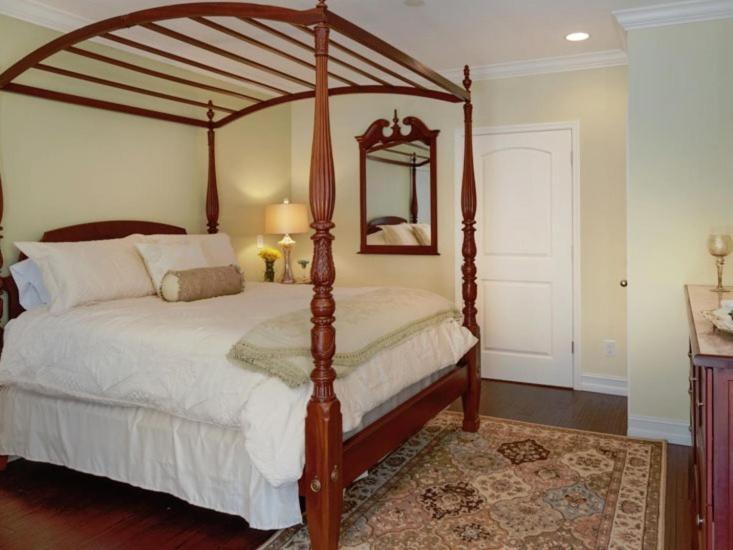 Seaglass Inn Bed And Breakfast Мельбурн-Бич Экстерьер фото